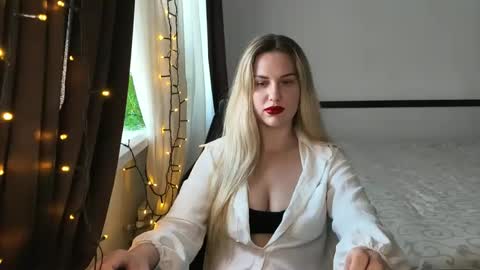 Rosali online show from November 2, 1:25 pm