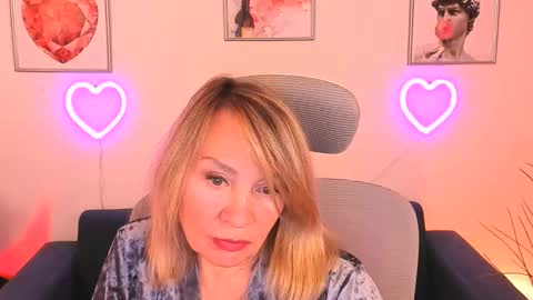 QUEEN online show from December 26, 11:32 am