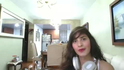 rosasvioletas online show from October 2, 10:37 pm