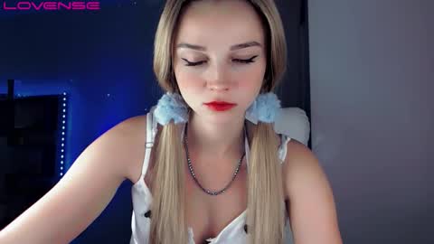 Snapshot of rose__luck chatting on September 10, 5:35 pm rose__luck online show from September 10, 5:35 pm