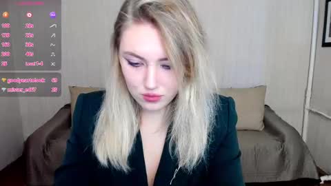 Snapshot of rose_brooks chatting on January 28, 8:04 pm Rose but u can call me princess online show from January 28, 8:04 pm