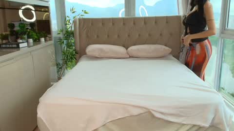 Rose online show from May 29, 11:30 am
