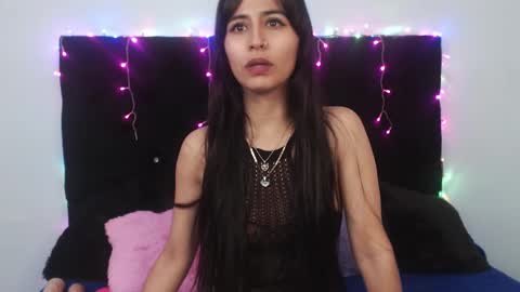 Snapshot of rose_smiley1 chatting on February 23, 3:07 am Rose online show from February 23, 3:07 am