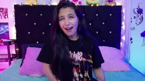 Snapshot of rose_smiley1 chatting on September 19, 4:44 am Rose online show from September 19, 4:44 am
