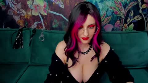 Rosebloom online show from May 30, 3:42 pm