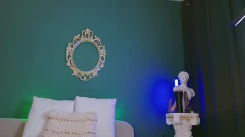 Snapshot of rosedelic chatting on October 12, 4:15 am rosedelic online show from October 12, 4:15 am