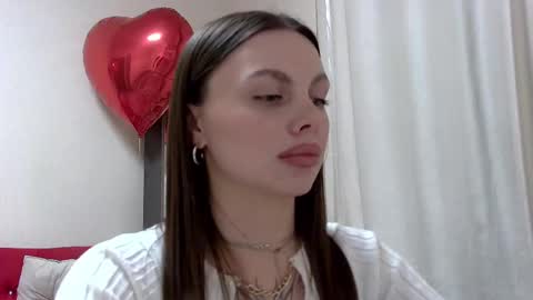Snapshot of rosehubbard chatting on February 16, 4:42 pm Rose Hubbard online show from February 16, 4:42 pm