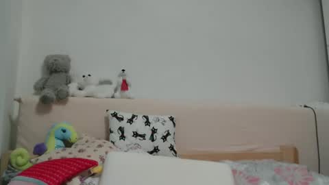 Snapshot of roselynsun chatting on February 28, 3:26 pm Rose online show from February 28, 3:26 pm