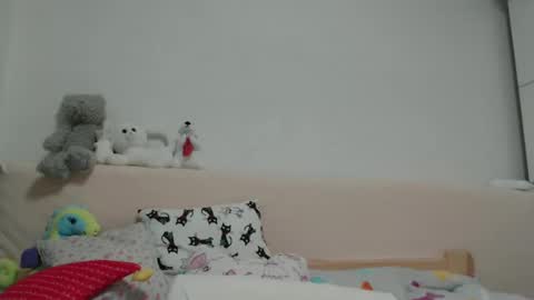 Snapshot of roselynsun chatting on January 19, 1:55 pm Rose online show from January 19, 1:55 pm