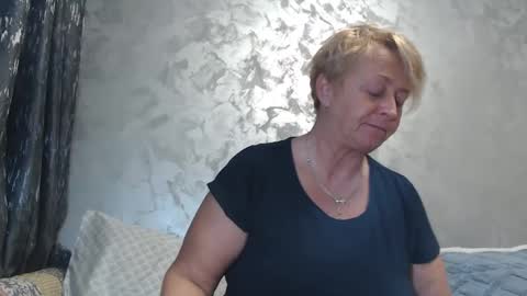 Lovepinklilly online show from February 18, 3:54 pm