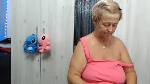 Lovepinklilly online show from July 21, 5:35 pm