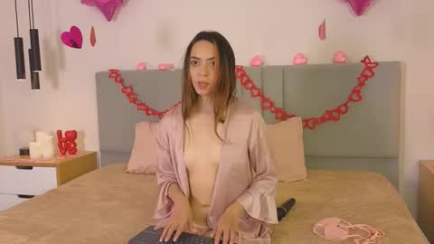 rosewilsom online show from February 6, 1:25 pm