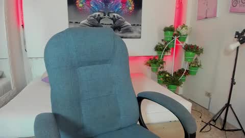 Snapshot of rosi_cooper chatting on October 17, 11:13 am rosi_cooper online show from October 17, 11:13 am