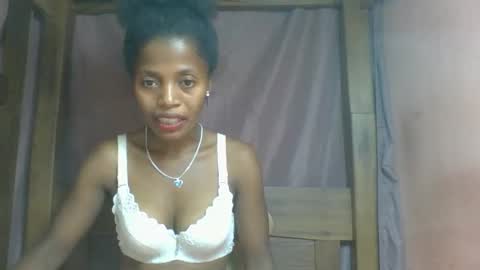 Snapshot of rosiahot1 chatting on February 19, 8:52 pm rosia online show from February 19, 8:52 pm