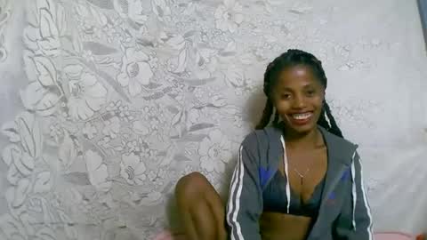 Snapshot of rosiahot1 chatting on September 25, 3:05 am rosia online show from September 25, 3:05 am