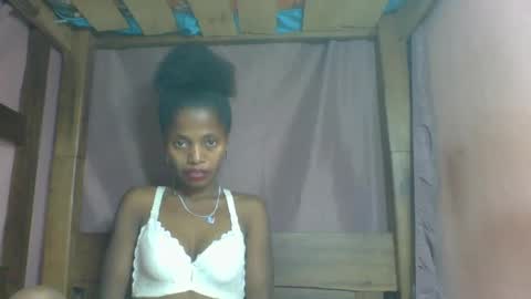 Snapshot of rosiahot1 chatting on February 25, 5:52 am rosia online show from February 25, 5:52 am