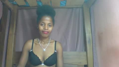 Snapshot of rosiahot1 chatting on February 22, 8:40 am rosia online show from February 22, 8:40 am
