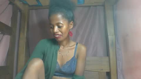Snapshot of rosiahot1 chatting on February 18, 4:37 am rosia online show from February 18, 4:37 am
