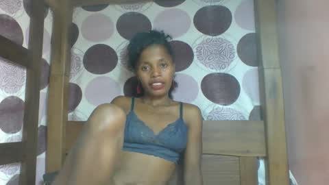 Snapshot of rosiahot1 chatting on February 15, 10:10 pm rosia online show from February 15, 10:10 pm