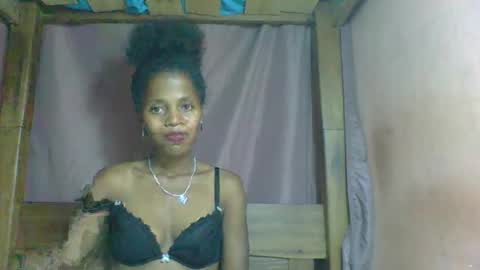 Snapshot of rosiahot1 chatting on February 28, 11:12 pm rosia online show from February 28, 11:12 pm