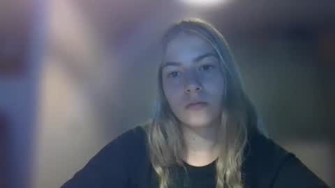 Snapshot of rosie_june chatting on February 4, 8:02 am Rosie online show from February 4, 8:02 am