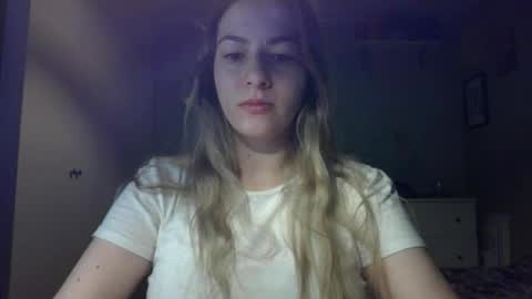 Snapshot of rosie_june chatting on October 20, 6:38 am Rosie online show from October 20, 6:38 am