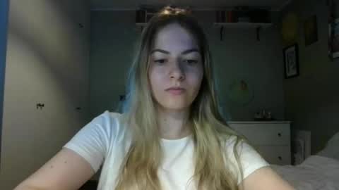 Snapshot of rosie_june chatting on September 23, 6:55 am Rosie online show from September 23, 6:55 am