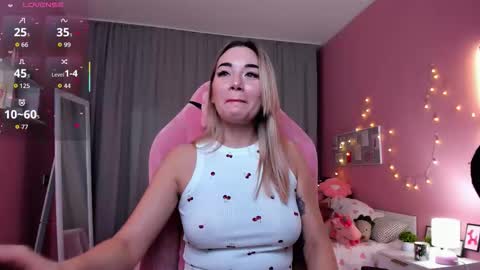 Rosie online show from November 21, 1:07 am