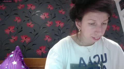 RosieHayes online show from March 31, 8:09 pm