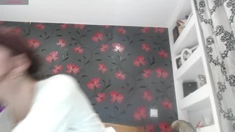 RosieHayes online show from April 4, 7:34 pm