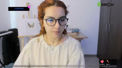 Snapshot of rosiexxx24 chatting on October 6, 1:50 pm Rosie online show from October 6, 1:50 pm