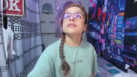 Snapshot of rosse_25 chatting on January 7, 4:05 pm Would you like to help me with supplementation and sports suits so I can compete in powerlifting online show from January 7, 4:05 pm