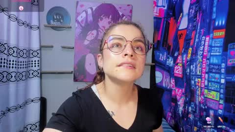 Snapshot of rosse_25 chatting on January 22, 5:38 pm Would you like to help me with supplementation and sports suits so I can compete in powerlifting online show from January 22, 5:38 pm