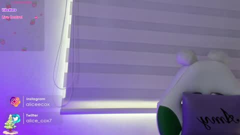 Snapshot of rosse_amyy chatting on December 20, 7:07 pm online show from December 20, 7:07 pm
