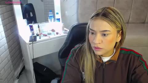 rosse jeane v online show from December 23, 3:10 am