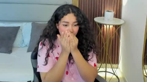 rossie_lanie_ online show from March 30, 9:03 pm