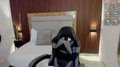 rossie_lanie_ online show from March 18, 7:41 pm