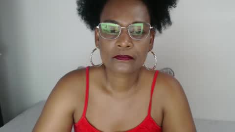 Snapshot of roushlove chatting on February 23, 8:39 pm luxa online show from February 23, 8:39 pm
