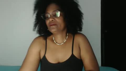 Snapshot of roushlove chatting on October 5, 1:43 am luxa online show from October 5, 1:43 am
