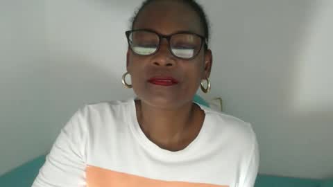 luxa online show from February 18, 7:13 pm