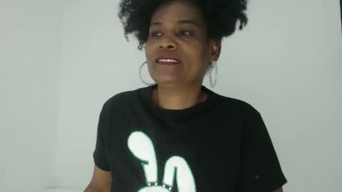 Snapshot of roushlove chatting on October 7, 2:16 am luxa online show from October 7, 2:16 am