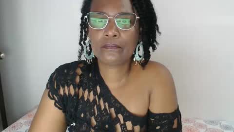 Snapshot of roushlove chatting on January 26, 1:25 pm luxa online show from January 26, 1:25 pm