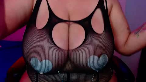 Snapshot of rousrossell_4 chatting on January 11, 12:55 am Call me Rous online show from January 11, 12:55 am