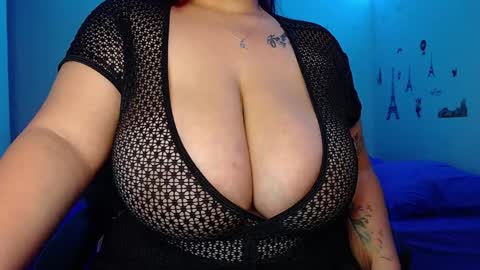 Snapshot of rousrossell_4 chatting on December 5, 11:18 pm Call me Rous online show from December 5, 11:18 pm