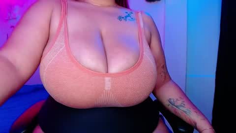 Snapshot of rousrossell_4 chatting on January 7, 11:35 pm Call me Rous online show from January 7, 11:35 pm