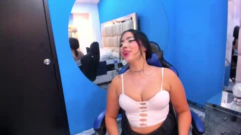 rousse_lily0 online show from May 21, 3:26 am