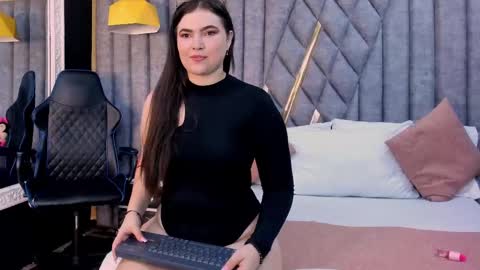 Snapshot of roussewalker chatting on October 14, 9:17 pm RousseWalker online show from October 14, 9:17 pm