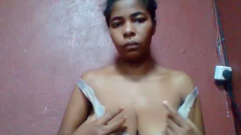 rovaelyah online show from April 2, 2:42 am