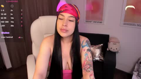 Snapshot of roxana_04_ chatting on October 24, 8:05 pm Rox online show from October 24, 8:05 pm