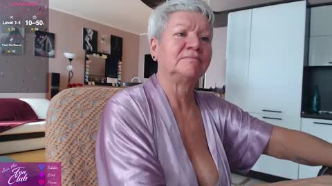 Snapshot of roxana_brooks chatting on October 1, 7:46 am Roxana online show from October 1, 7:46 am